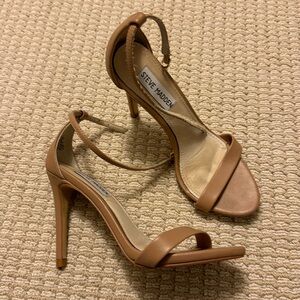 Steve Madden heeled strappy nude sandal